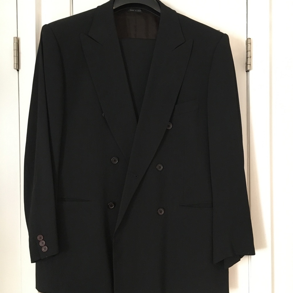 Milano Scalia black suit